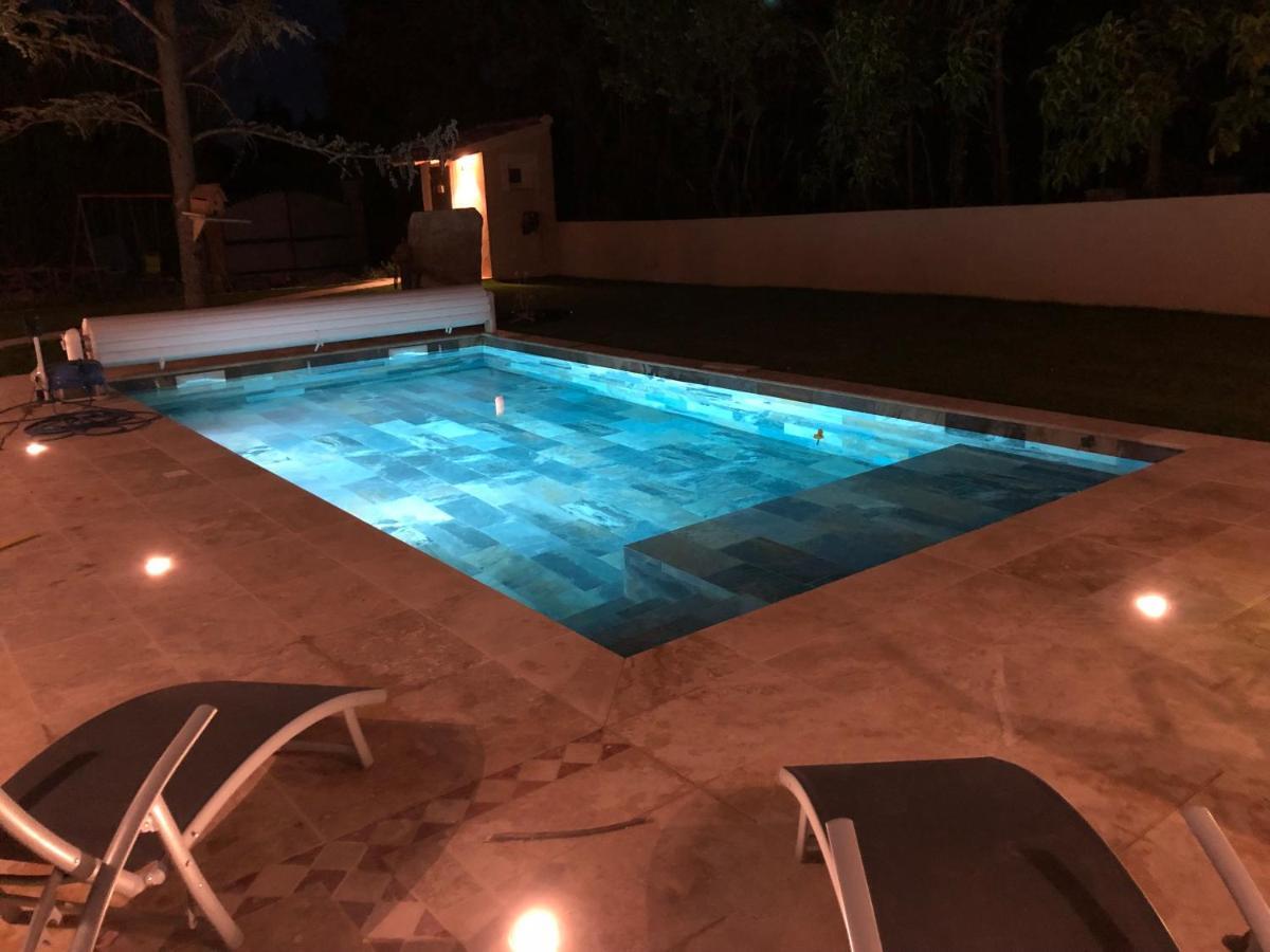 Au Milieu Des Piboules De Provence. Villa LʼIsle-sur-la-Sorgue Eksteriør billede