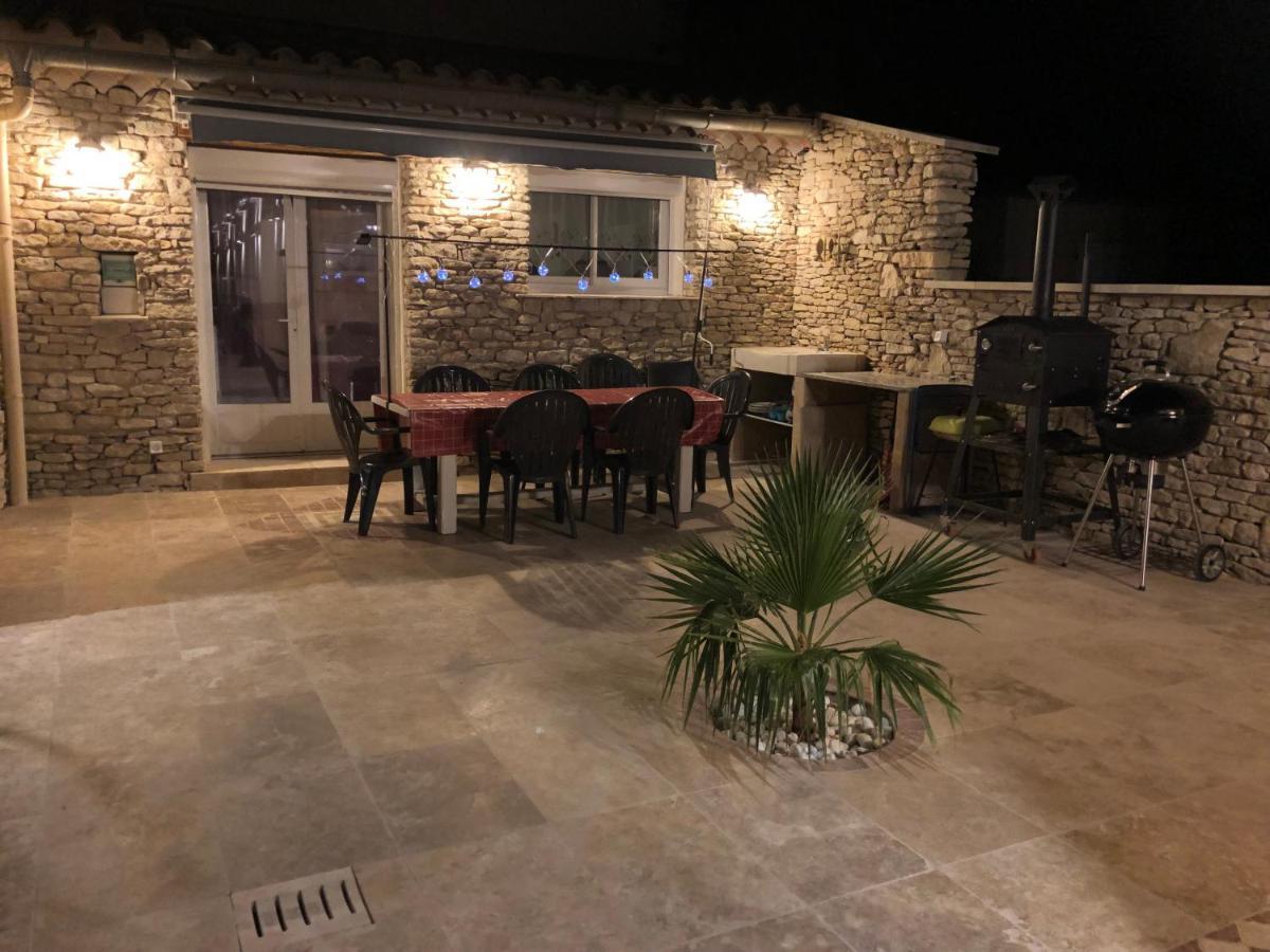Au Milieu Des Piboules De Provence. Villa LʼIsle-sur-la-Sorgue Eksteriør billede